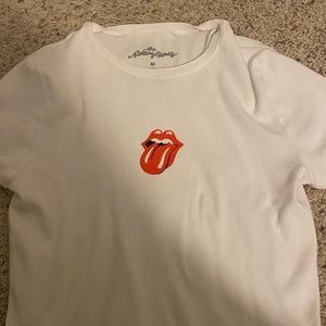 white rolling stones tshirt with a tongue on it